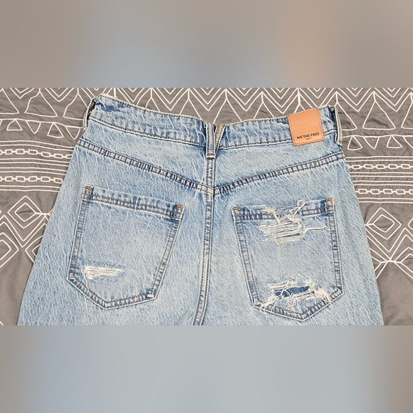 We The Free Distressed Straight Leg Jeans Size 26 - Picture 8 of 9
